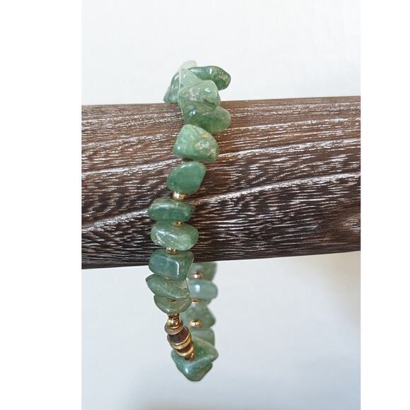Vintage Green Gemstone Chip Bracelet W/ Barrel Clasp - Picture 1 of 8